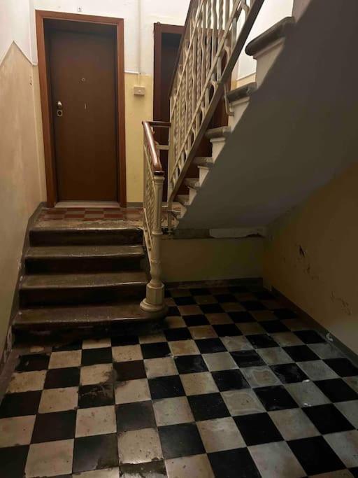 Appartement Mirella Apt, 2min Train Station